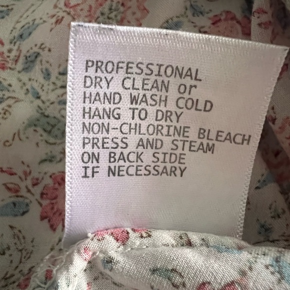 Jones New York Red and Pink 3/4 Sleeve Blouse - Picture 8 of 10